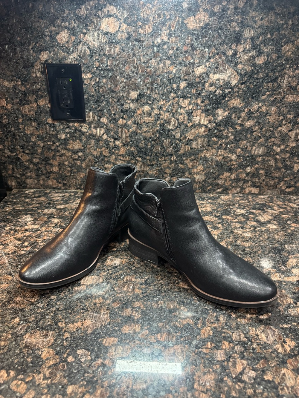 Baretraps Marconi Black Leather Ankle Boots - Classic Zip Chelsea Style